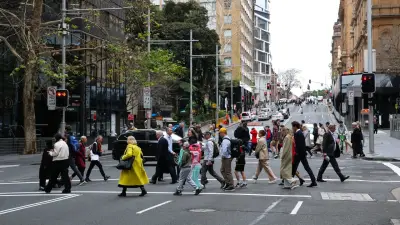 Top Economist Warns Recession Looms as Australia's GDP Slumps
