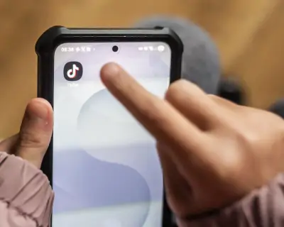 UK to Ban Social Media for Under-16s, Starmer Announces
