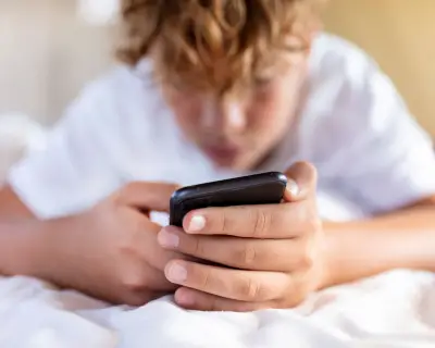 White House Urges UK Not to Ban Social Media for Under-16s