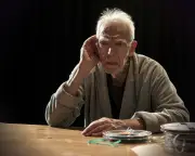 Actor with Alzheimer's Performs Beckett's Krapp's Last Tape