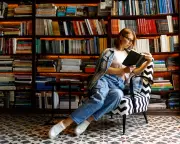 Booksmaxxing: How Reading Became the New Sexy Trend Online