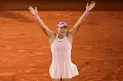 Chwalinska Makes History, Sets French Open Final vs Andreeva