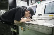 Japan Embraces Zine Trend as AI Fails to Replicate Tangible Charm
