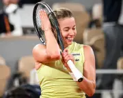Maja Chwalinska Stuns Diana Shnaider to Reach French Open Final