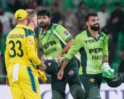 Pakistan Beat Australia by 4 Wickets to Clinch ODI Series 2-1