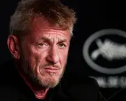 Sean Penn's Intense Hatred for Selfies: Holocaust Comparison and Oscar Snub