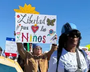 Senator Wyden Alleges Health Dept. Coordinating Deportations