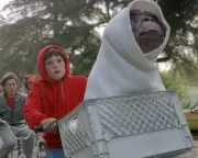 Spielberg Confirms ET Was Moist but Not Slimy in Viral Interview