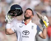 Stokes and Duckett Lead England Fightback Against New Zealand