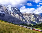 Swiss Glaciers Melting at Alarming Rate Amid Heatwave, Expert Warns