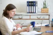 The Rise of AI Co-Parenting Among Momfluencers