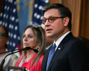 US House to Vote on FISA Extension Amid Controversy Over Trump Intel Pick