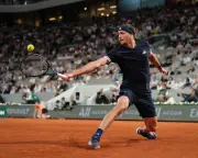 Zverev Eyes First Major at Wild French Open Amid Sinner, Alcaraz Exits
