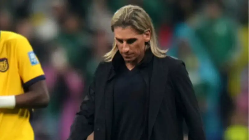 Ecuador Coach Beccacece Resigns After World Cup Exit to Mexico
