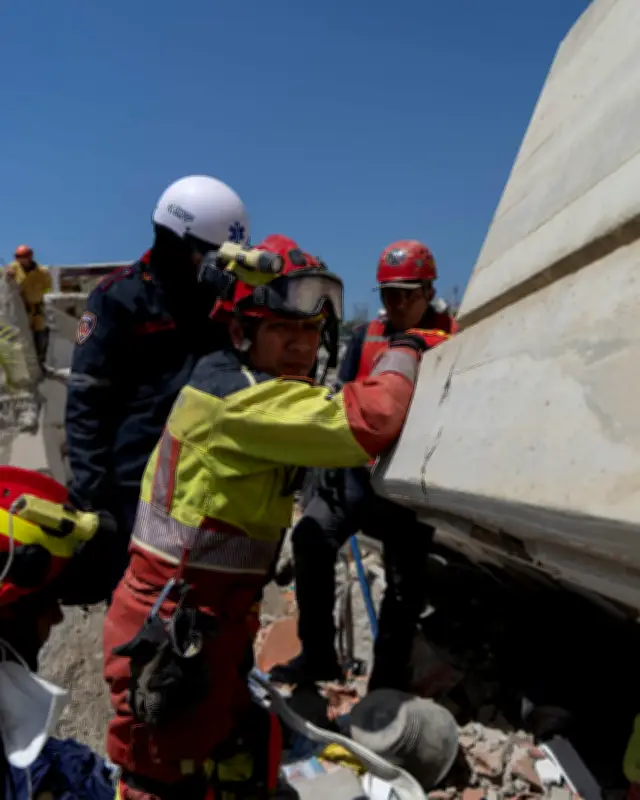 International Rescuers Face Hellscape in Venezuela Earthquake
