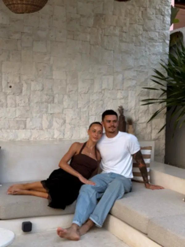 Perth influencer Em Davies denies split rumours with husband Joel Gambin