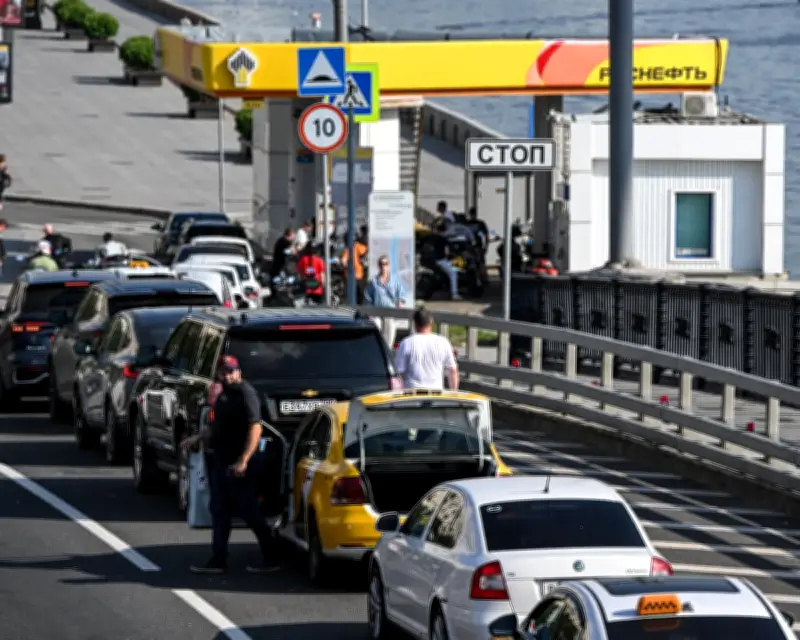 Russia Fuel Shortages Worsen: Cities Feel the Pinch