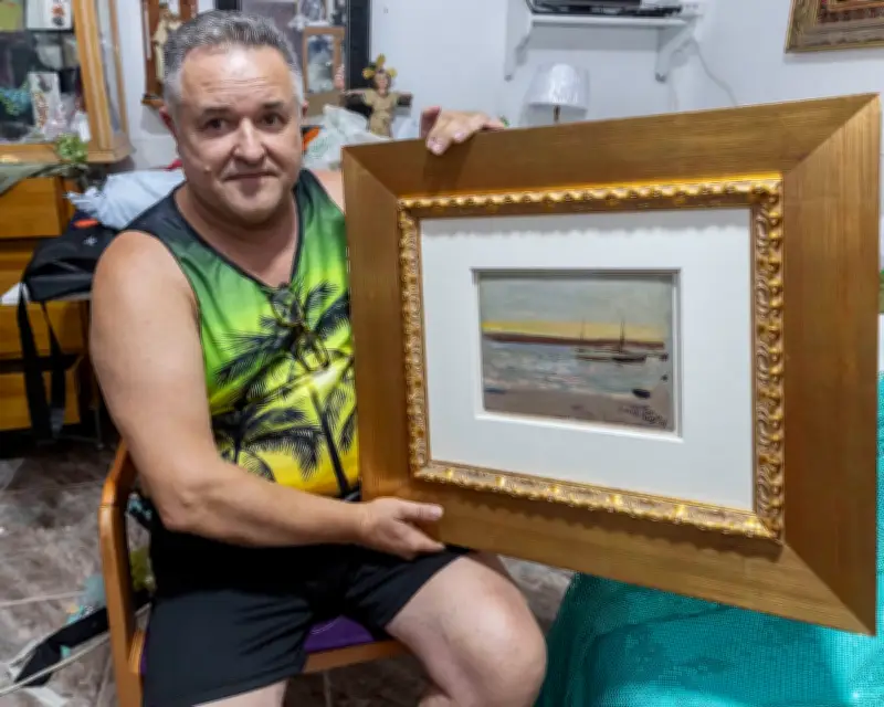 Valuable Sorolla Painting Left on Street Rescued for Its Frame