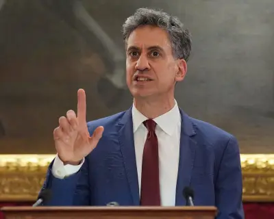 Ex-Treasury Adviser Stern Tells Burnham to Make Ed Miliband Chancellor