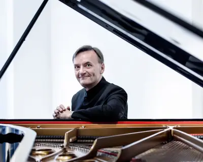 Stephen Hough to Lead Relaunched Leeds Piano Competition