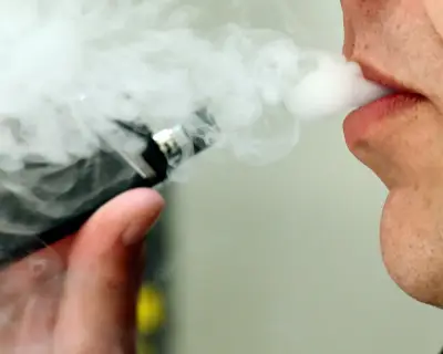 UK Smokers Wrongly Believe Vaping as Harmful as Cigarettes, Experts Find