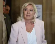 Marine Le Pen Faces Electronic Tag Doubt in French Presidential Election Bid