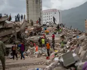 Venezuela Earthquake: Volunteer Rescue Effort in La Guaira